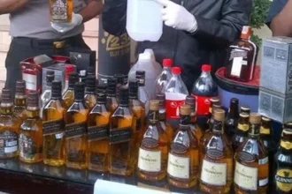 corrupted police mens in business of alcohol