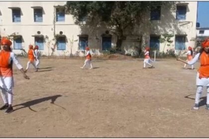 On the birthday of Jagadguru Mauli Sarkar, self-defense training was given to girl students by the organization J.M.P Foundation