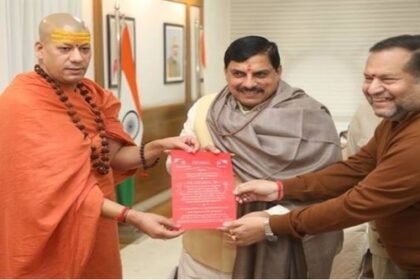 Acharya of Haridwar met Chief Minister Dr. Yadav