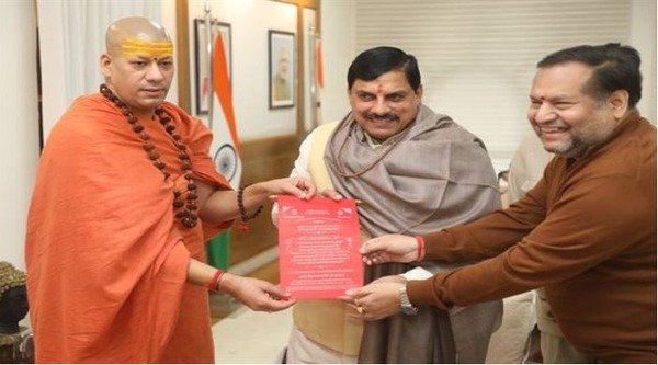 Acharya of Haridwar met Chief Minister Dr. Yadav