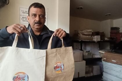 Yogi government's divine and grand Mahakumbh is becoming Kuber's treasure for traders and businessmen.