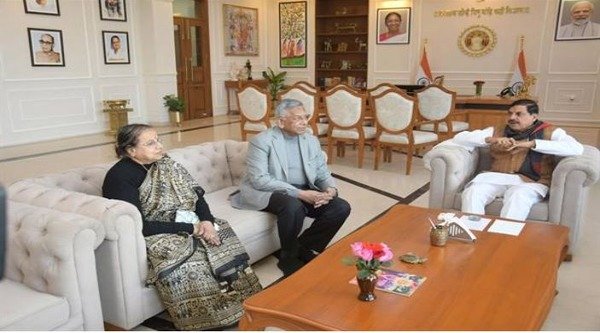 Chief Minister Dr. Yadav met Attorney General of India Shri R. Venkataramani presented