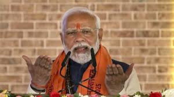 By doing milk anointment of Maa Saraswati, PM fulfilled his resolve of 'clean and uninterrupted water stream'.