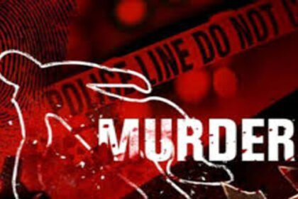 Dead bodies of 5 members of the family were found.