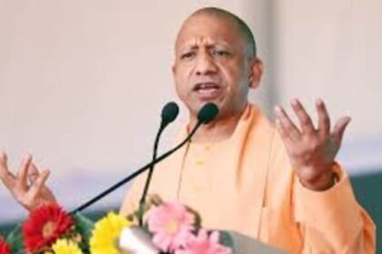 CM Yogi gave gift to PRD soldiers
