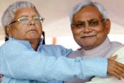 Once again political turmoil in Bihar, Lalu gave offer to Nitish