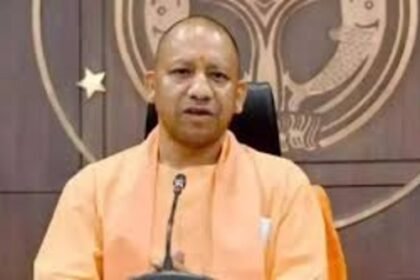 Two devotees from Madhya Pradesh got life support, said - there is no one like Yogi's UP