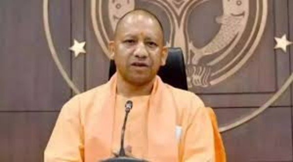 Two devotees from Madhya Pradesh got life support, said - there is no one like Yogi's UP