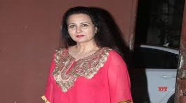 Theft at Poonam Dhillon's house? Thieves made away with necklace and cash...