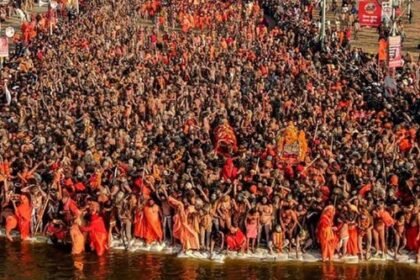 A wonderful confluence of patriotism and spirituality took place on the 76th Republic Day in the Mahakumbh of devotion, knowledge and meditation.