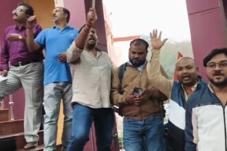 Dantewada: NMDC labor organization gave strike notice