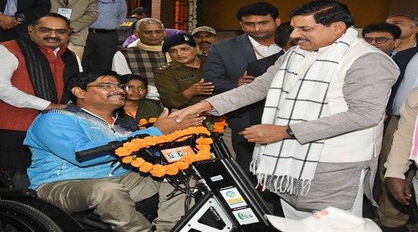 Service and welfare of disabled people is a matter of inner happiness: Chief Minister Dr. Yadav