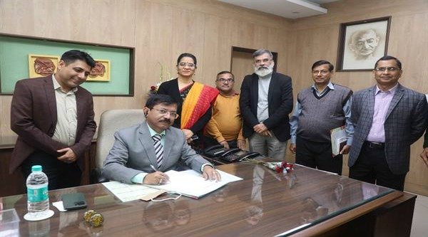 State Election Commissioner Shri Manoj Srivastava took charge