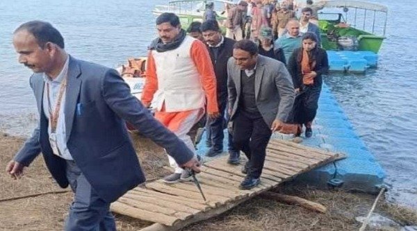 Chief Minister Dr. Yadav welcomed 2025 in Pachmarhi with his family.