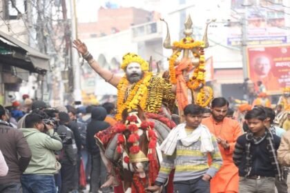 Shri Taponidhi Anand Akhara of Naga Sannyasis entered the grand camp in Maha Kumbh
