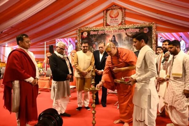 Lecture on India's pride story versus feeling of selflessness in Maha Kumbh