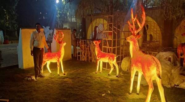 Before Mauni Amavasya bath, Kumbh city Prayagraj illuminated with navy lighting system.