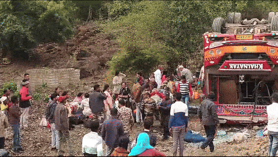 Dindori: Parikrama residents become victims of accident, know how the bus overturned