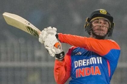 Abhishek left Yuvraj behind by hitting 8 sixes