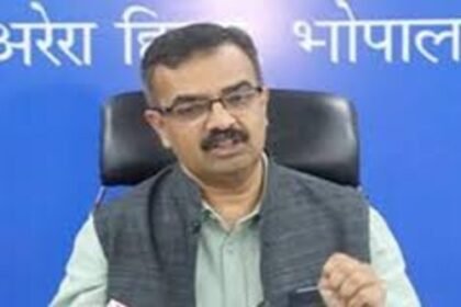 Thieves entered the house of senior officer Anupam Rajan