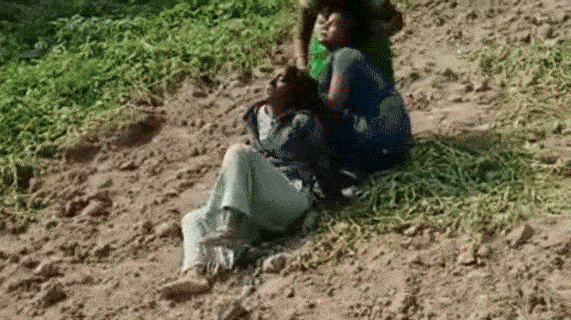 Conflict broke out due to land dispute, fierce fight between women, video goes viral on social media