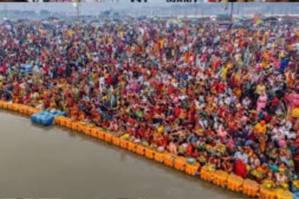 Seeing the grand event of Mahakumbh, the saint said - Bhagiratha became CM Yogi