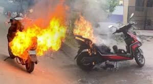 Ratlam: Electric scooter explodes during charging, 11 year old girl dies, many injured