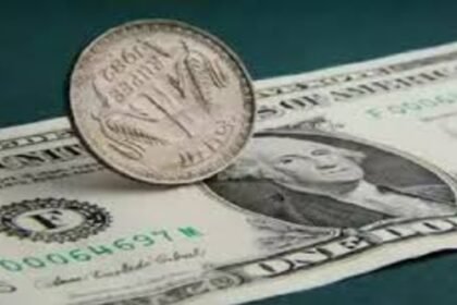 Rupee falls by one paisa to close at 85.92