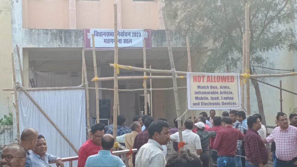 यहां मरे हुए भी पहुंचे मतदान केंद्र, कोरबा में खुली पोल!