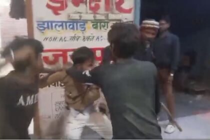 Fighting for not paying money for Gutkha