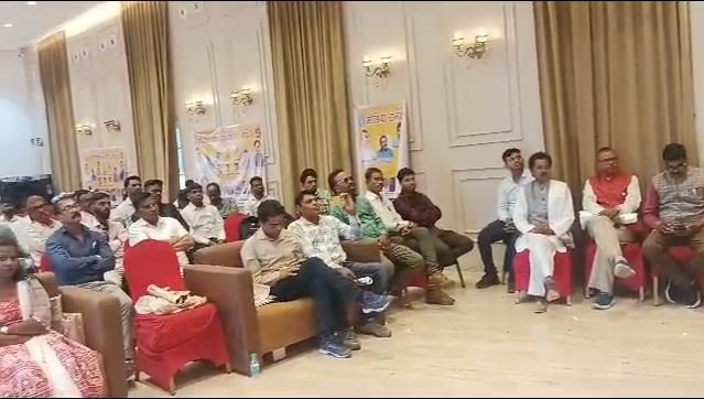 The program was completed under the dignified chief hospitality of Gaya Prasad Soni, State President of Media Organization Madhya Pradesh.