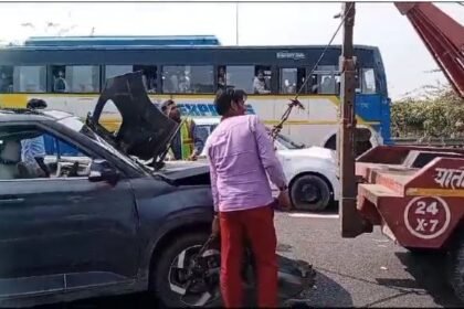 Bus hits car returning from Mahakumbh, three dead, two serious