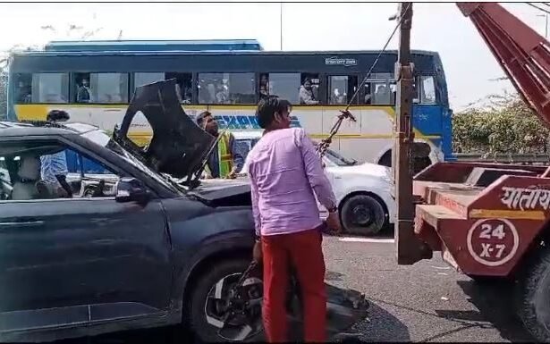 Bus hits car returning from Mahakumbh, three dead, two serious