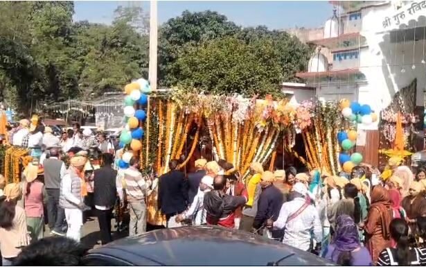 A grand city kirtan was organized in the city on the occasion of Guru Ravidas birth anniversary.