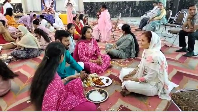 In Neemuch, Madhya Pradesh, an organization has been celebrating Mother and Father's Day instead of Valentine's Day for the last ten years.