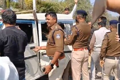 College intersection turned into police cantonment, hundreds of NSUI workers arrested by police from several police stations
