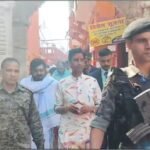 Kumar Vishwas offered prayers at Deoghar Baba Baidyanath temple.