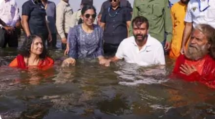 Mahakumbh 2025: Isha Ambani takes a dip with husband Anand Piramal