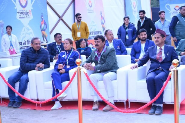 Tehri: Minister Rekha Arya arrived to encourage players in slalom competition