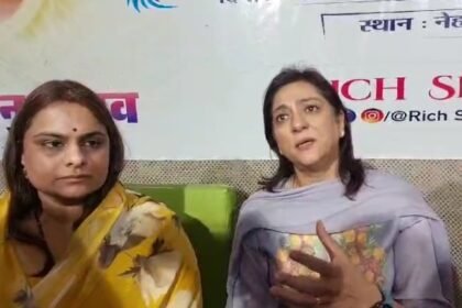 At whom did Priya Dutt take a dig?