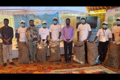 Cooperation in Green Mahakumbh through water urn, collected more than 20 thousand plastic bottles