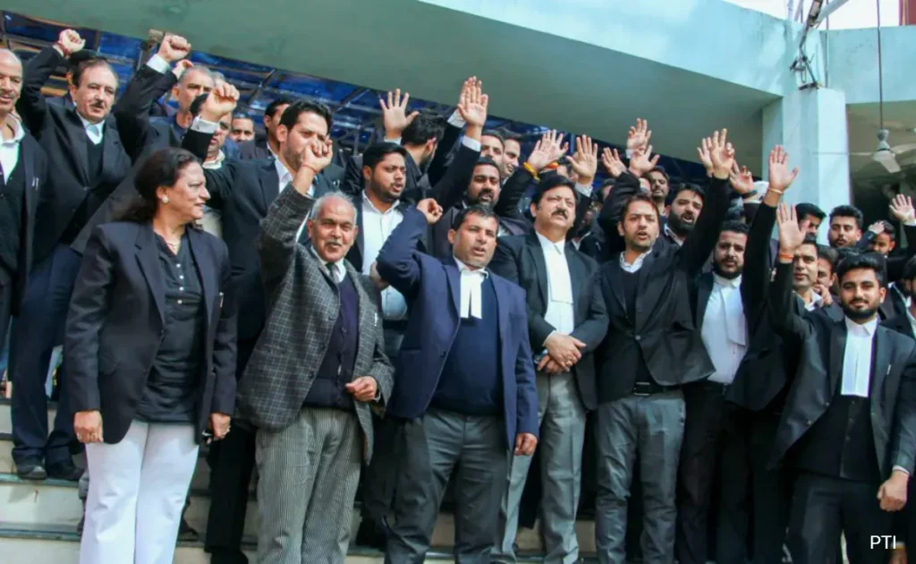 वकील एक्ट संशोधन बिल पर बवाल: सरकार ने लिया यू-टर्न