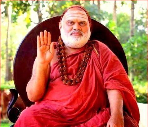 Jagadguru Shankaracharya of Sringeri Math appeared overwhelmed by the unprecedented welcome on Gorakshadhra.