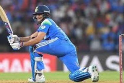 India beats England by 4 wickets, takes 1-0 lead in the series