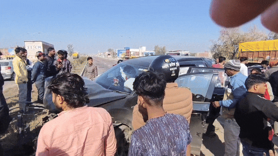 The havoc of speed seen in Fatehpur.