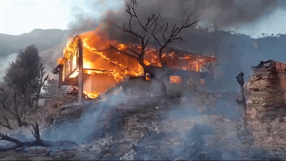 Chakrata: Fire broke out in houses, three storey house burnt to ashes