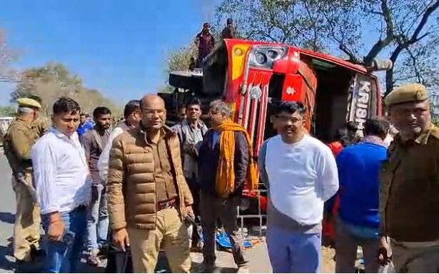 In Chitrakoot district, a private bus filled with devotees lost control and overturned due to tire burst.