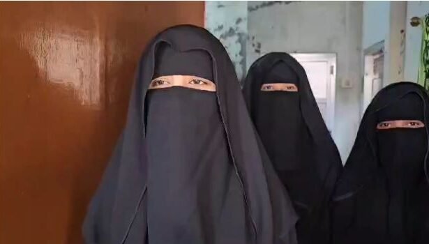 Jaunpur: Controversy over removal of niqab in examination, 19 girl students left the examination