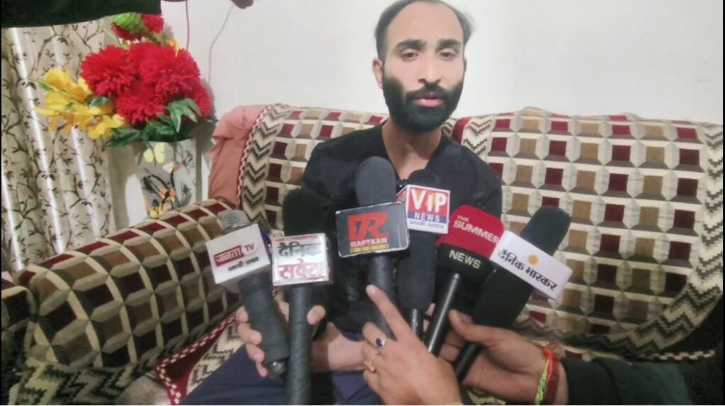 Kurukshetra: Robin Handa of Kurukshetra deported from America and told his painful story.