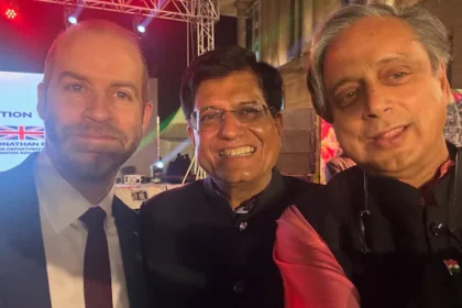 FTA से सेल्फी तक: थरूर की सियासत में नई चर्चा